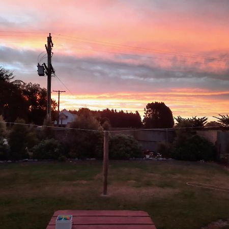 Glenavys Waitaki River Motor Camp المظهر الخارجي الصورة