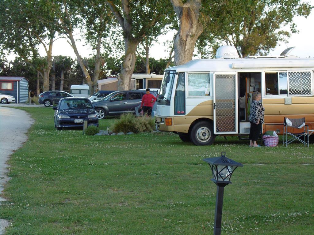 Glenavys Waitaki River Motor Camp المظهر الخارجي الصورة