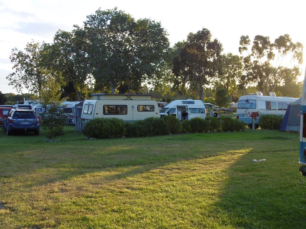 Glenavys Waitaki River Motor Camp المظهر الخارجي الصورة